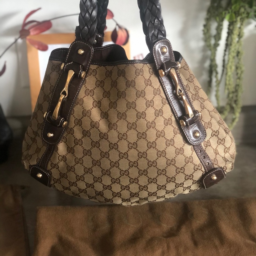 Gucci - Picture 2 of 3